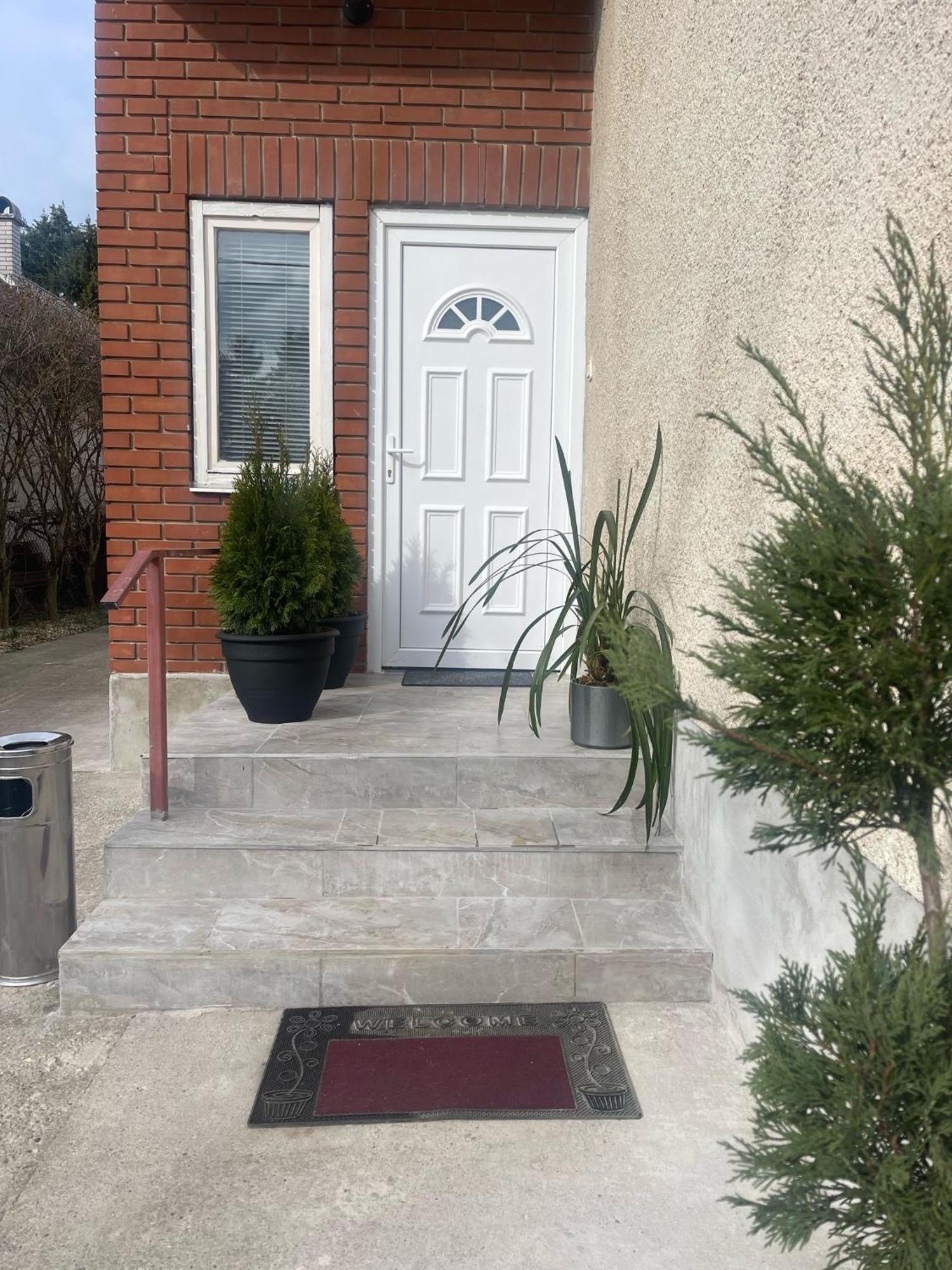 Airport17 B&B Vecsés Exterior photo